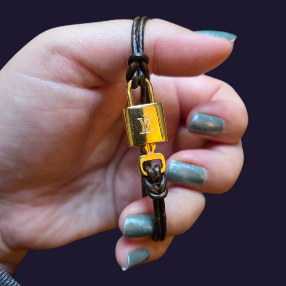 LOUIS VUITTON Padlock Bracelet - Picture 6 of 6